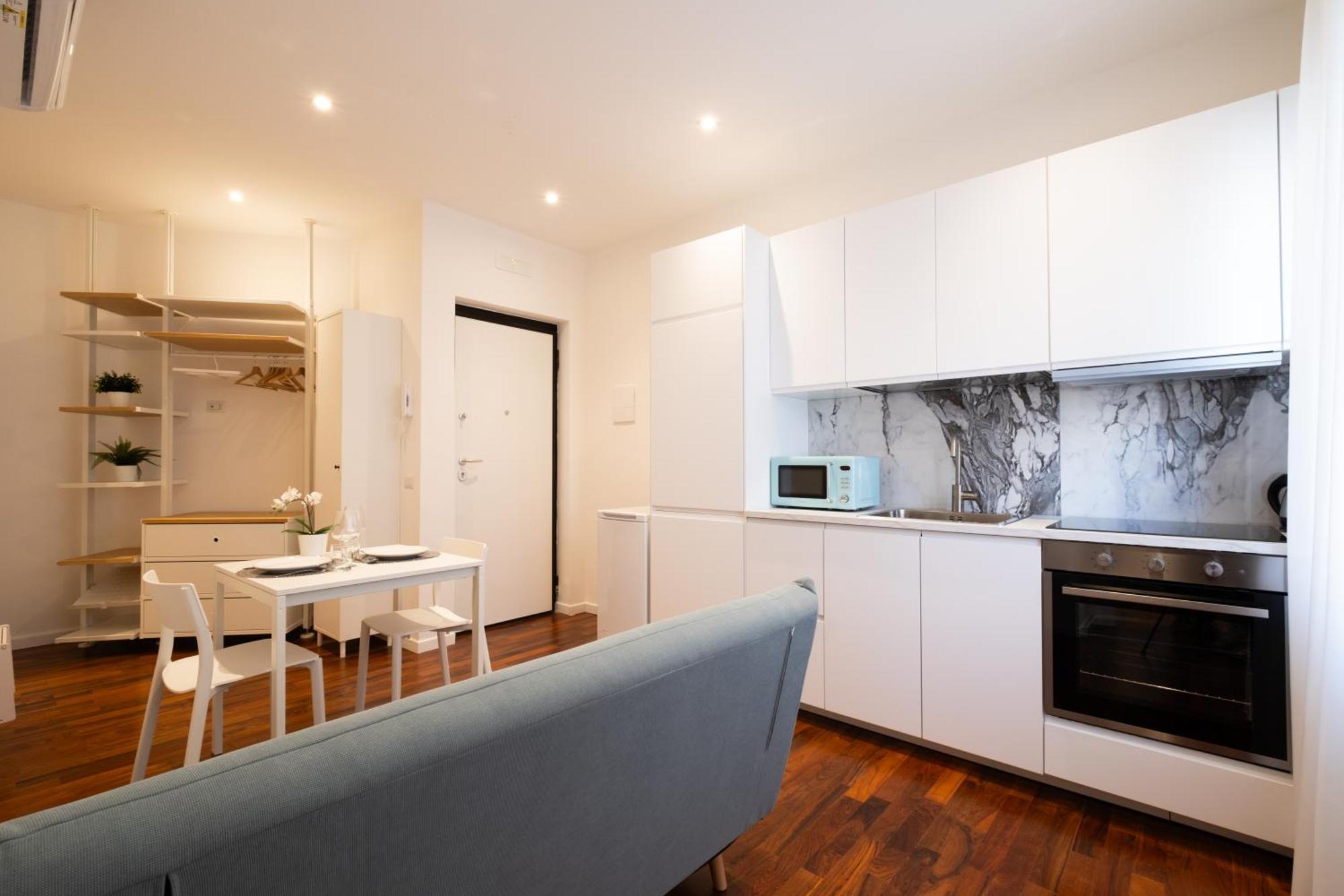 Ferienwohnung The Apulian Loft Bari - Via Celentano Exterior foto